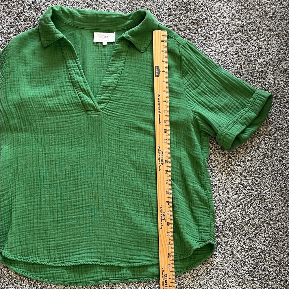 XiRENA Emerald Green Gauzy Top, size Medium - Picture 7 of 7